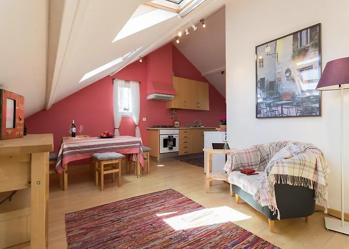 Trendy Apartment In Bairro Alto